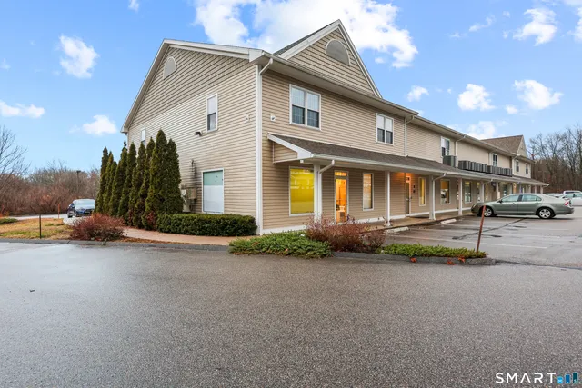 $1,600 | 24 Hartford Road, Unit 10, Salem, CT 06420