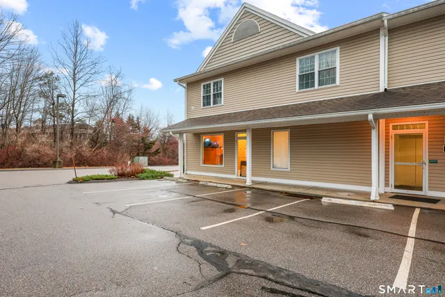 $1,600 | 24 Hartford Road, Unit 10, Salem, CT 06420