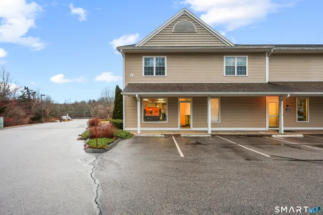 $1,600 | 24 Hartford Road, Unit 10, Salem, CT 06420