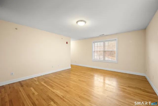 $1,600 | 24 Hartford Road, Unit 10, Salem, CT 06420