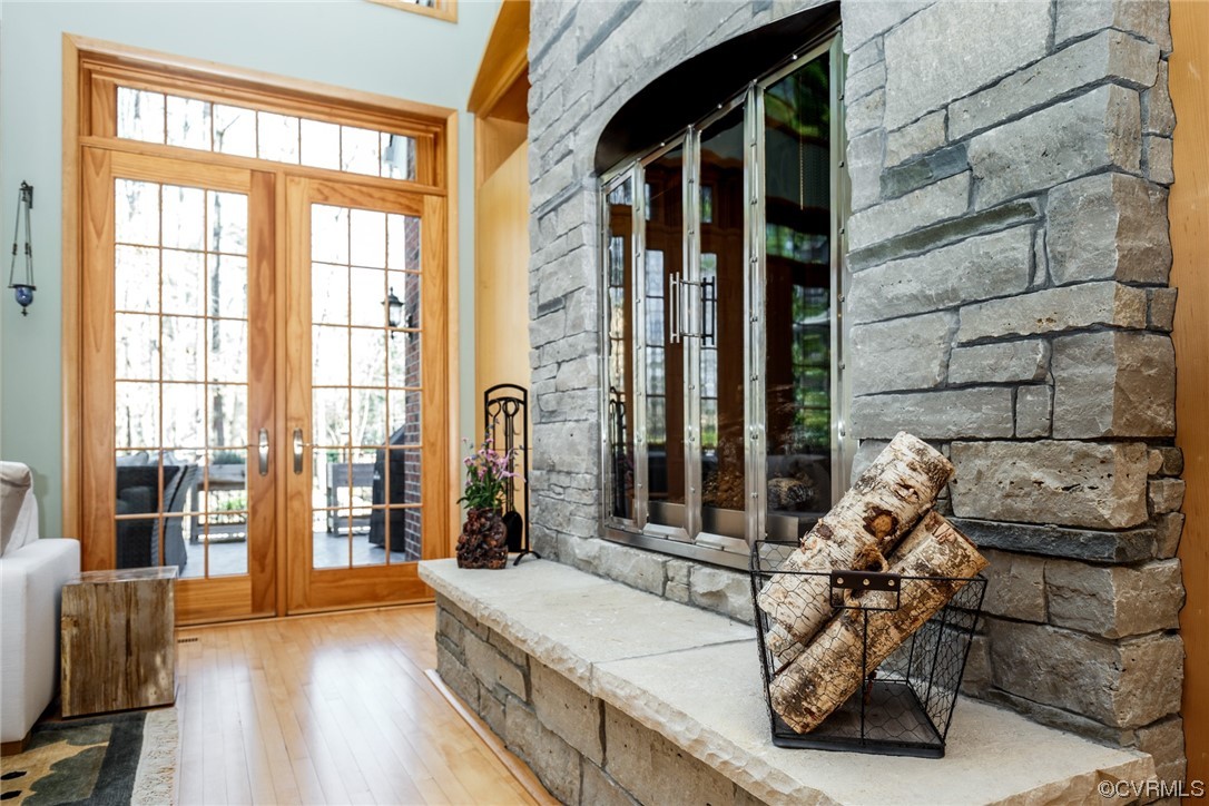 124 West Lancashire Williamsburg, VA 23188 - Photo 13 of 44 a living room with furniture and a fireplace