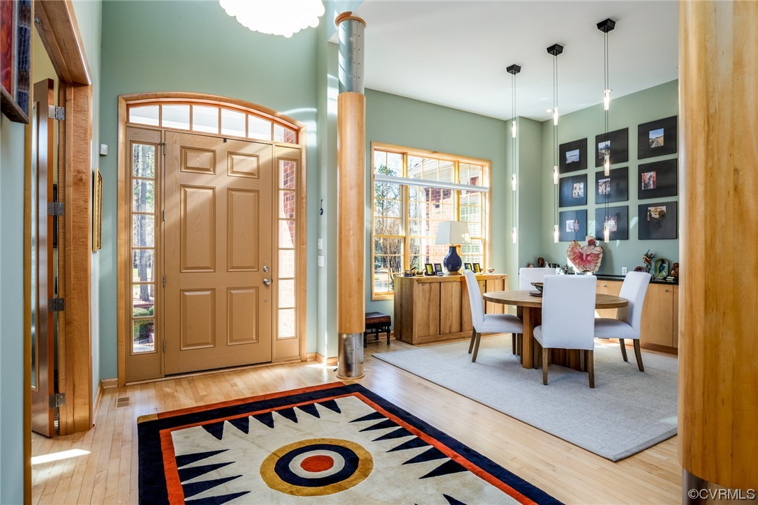 124 West Lancashire Williamsburg, VA 23188 - Photo 7 of 44 a dining room with furniture and wooden floor