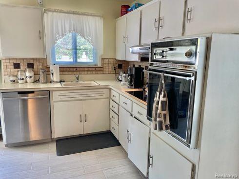 4923 Valley Road Trenton, MI 48183 - Photo 4 of 19 Gallery Image 4