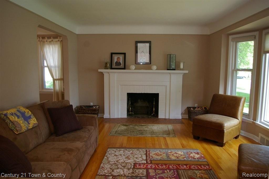 2628 West Webster Road Royal Oak, MI 48073 - Photo 3 of 25 LIVING ROOM W FIREPLACE.