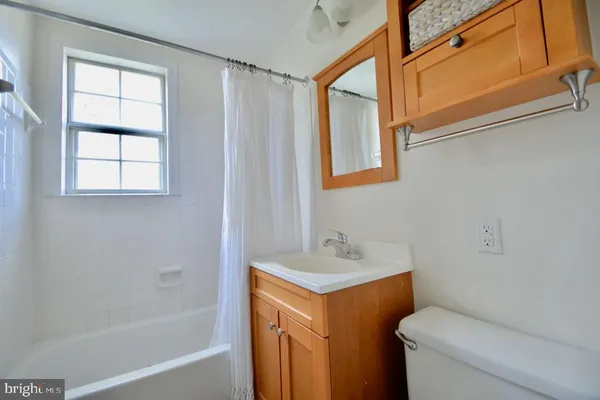 $2,495 | 4621 A 28th Road South, Unit A, Arlington, VA 22206