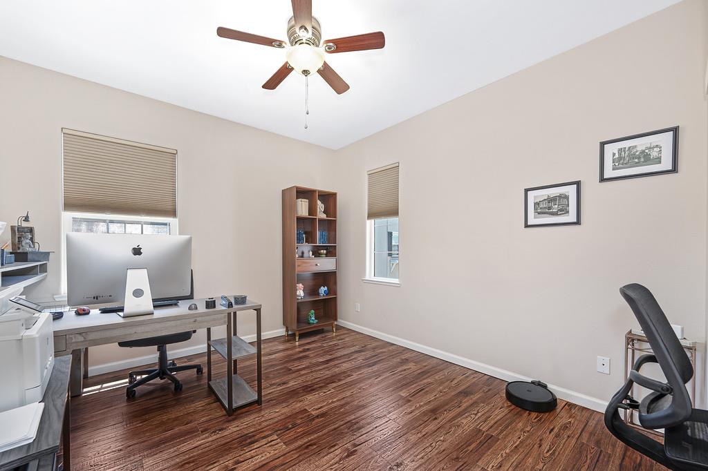 6137 RolkingHam Lane Orangevale, CA 95662 - Photo 16 of 41 Gallery Image 16