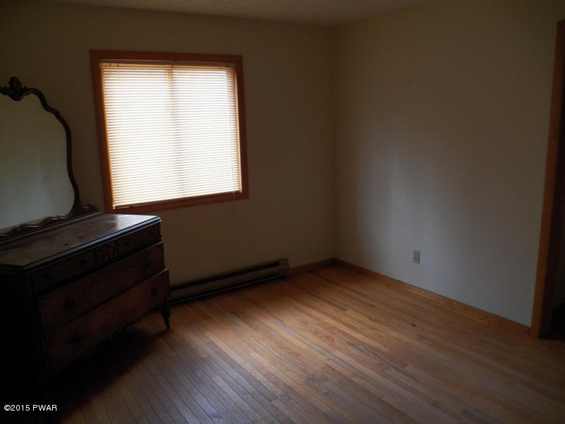 112 Rimrock Lane Hawley, PA 18428 - Photo 16 of 31 BEDROOM 2