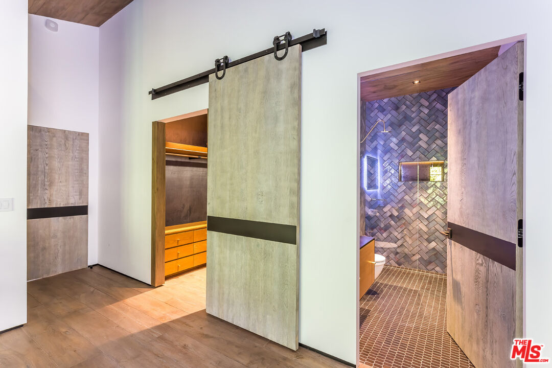 1707 Rising Glen Road Los Angeles, CA 90069 - Photo 40 of 54