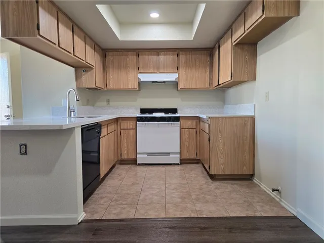 $2,350 | 2624 West Porter Avenue, Unit 201, Fullerton, CA 92833