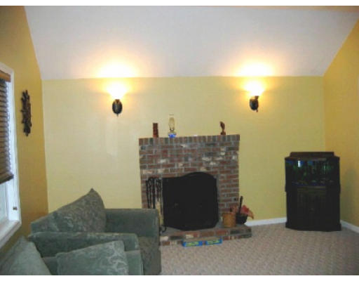 74 Whitins Road Sutton, MA 01590 - Photo 3 of 8