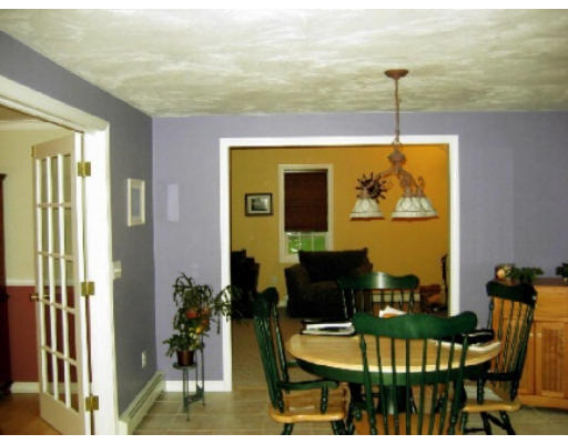 74 Whitins Road Sutton, MA 01590 - Photo 5 of 8