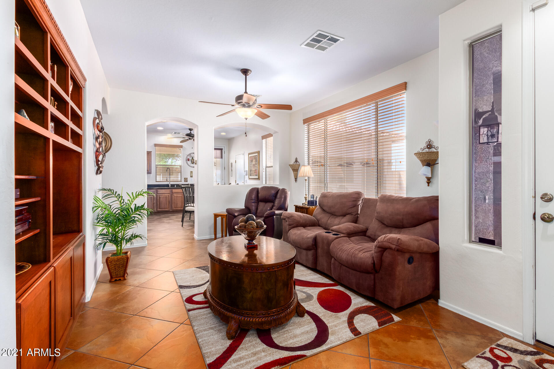 2541 West Florentine Road Phoenix, AZ 85086 - Photo 3 of 18 04 Florentine
