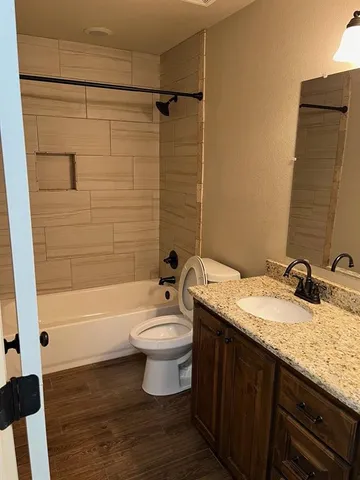 $1,375 | 205 East Border Street, Rio Vista, TX 76093