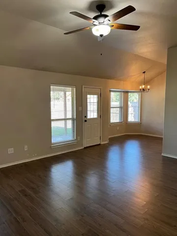 $1,375 | 205 East Border Street, Rio Vista, TX 76093