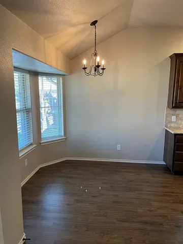 $1,375 | 205 East Border Street, Rio Vista, TX 76093