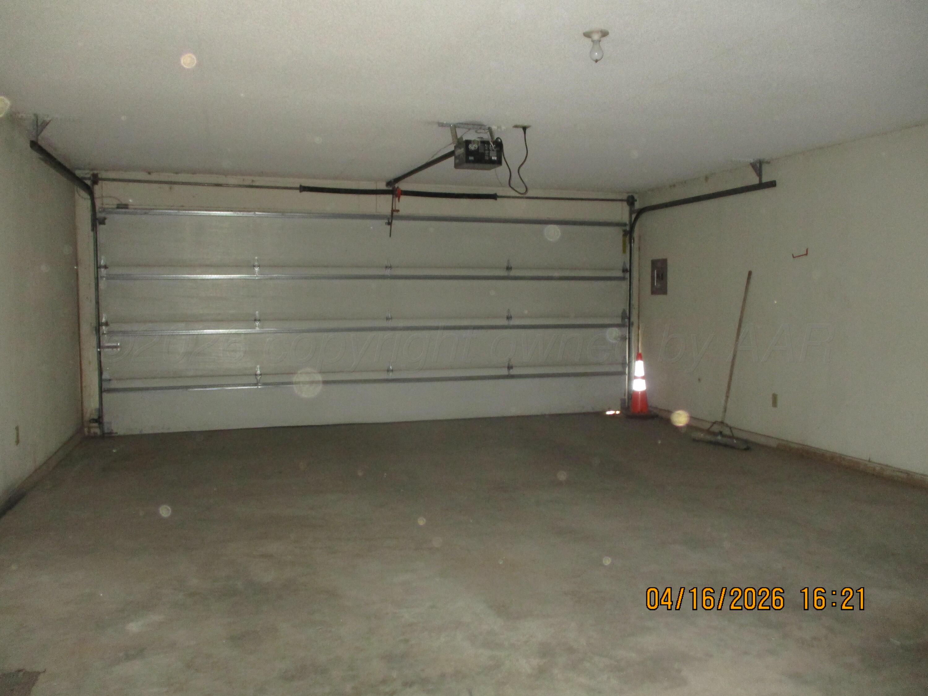 1627 Martin Road Amarillo, TX 79107 - Photo 9 of 9 Garage