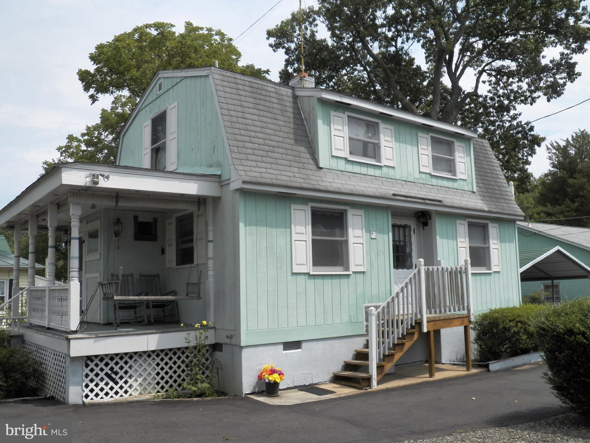 4049 Rectortown Road Marshall, VA 20115 - Photo 2 of 13 Guest house 2 bedrooms w/2 baths, basement