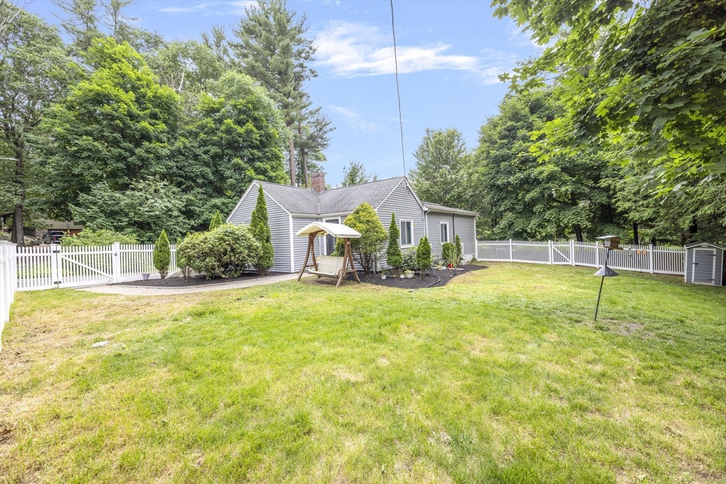 51 Ledge Road Lynnfield, MA 01940 - Photo 17 of 22 Gallery Image 17