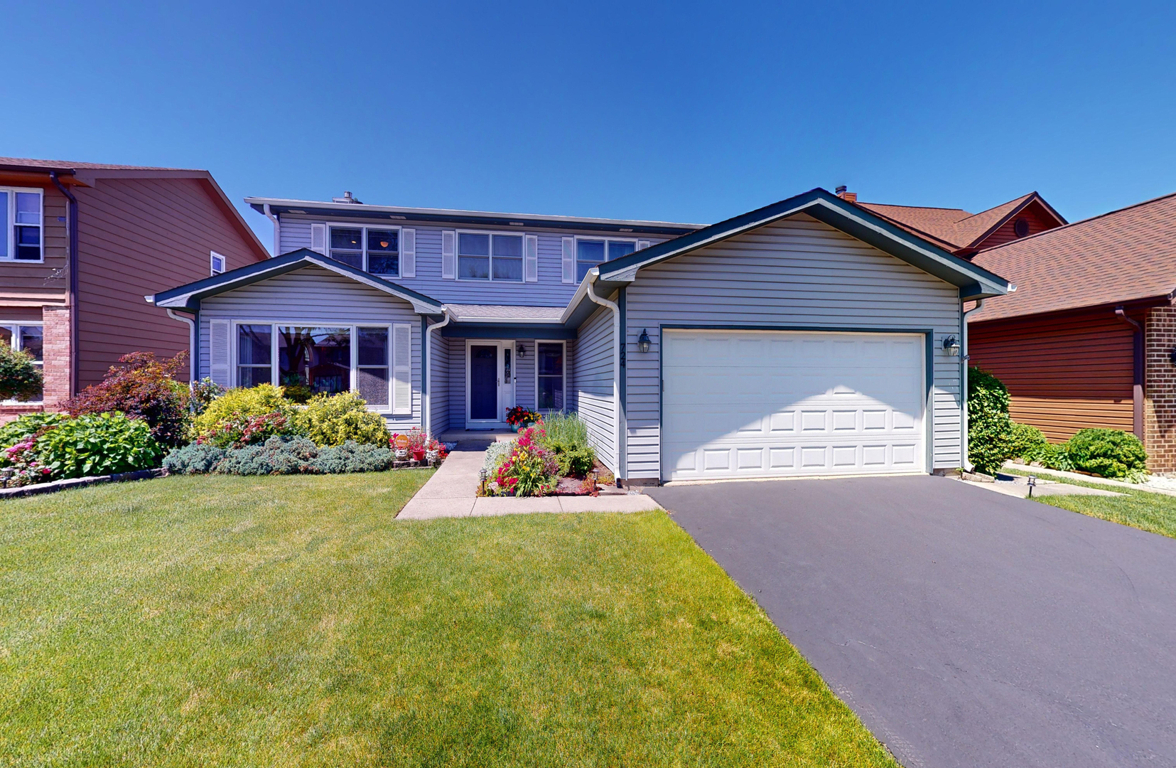 724 Eastchester Road Wheeling, IL 60090 - Photo 1 of 44 Gallery Image 1