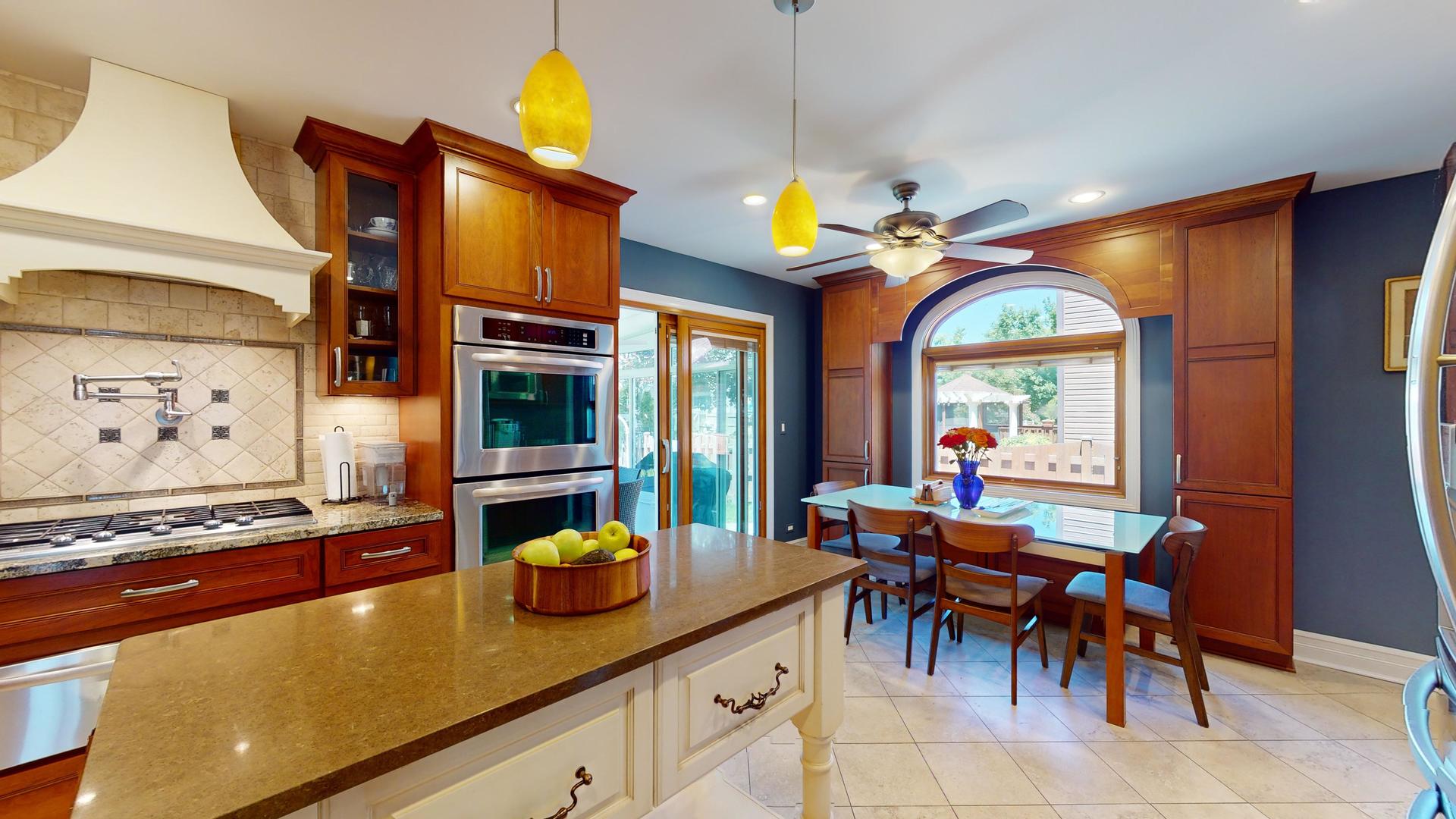 724 Eastchester Road Wheeling, IL 60090 - Photo 12 of 44 Gallery Image 12