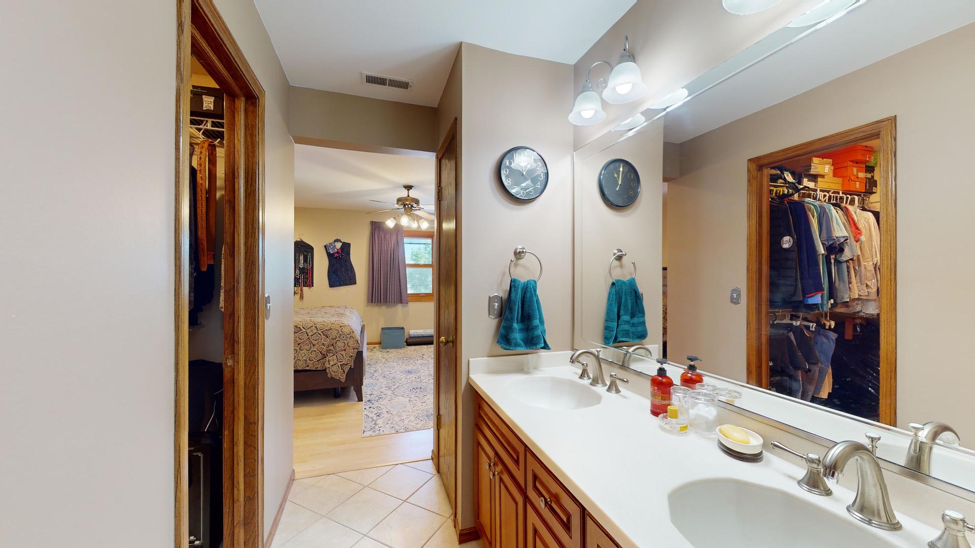 724 Eastchester Road Wheeling, IL 60090 - Photo 26 of 44 Gallery Image 26