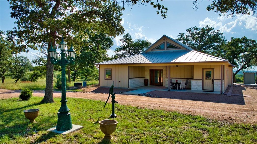 1411 Grape Creek Road Fredericksburg, TX 78624 - Photo 3 of 53