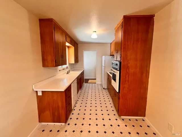 $2,500 | 851 Rolling Green Drive, Rio Vista, CA 94571