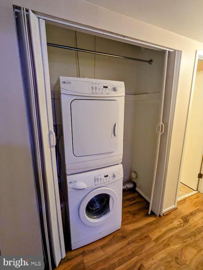 1621 Parkcrest Circle, Unit 101 Reston, VA 20190 - Photo 8 of 16 a utility room with dryer and washer