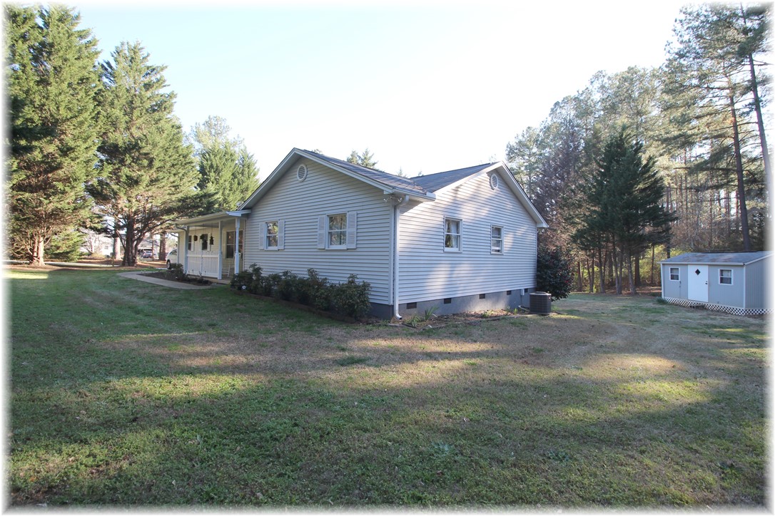 211 Emerald Road Seneca, SC 29678 - Photo 2 of 20 Gallery Image 2