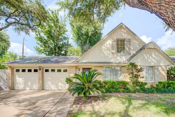 $395,000 | 3334 Spring Valley Road, Houston, TX 77080