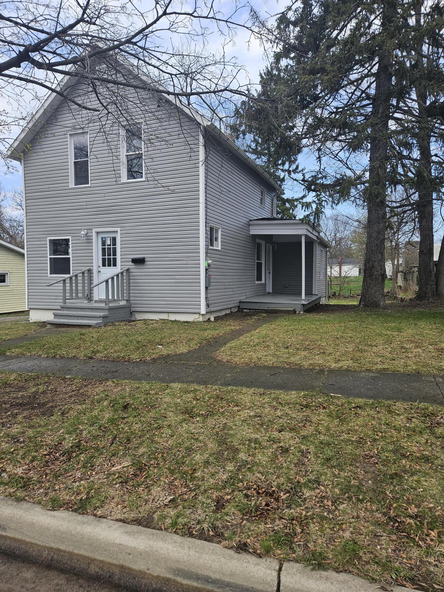 717 Bristol Street Adrian, MI 49221 - Photo 2 of 16 20260409_155228