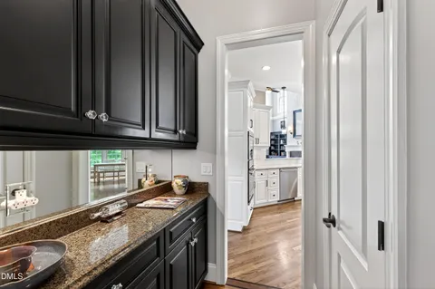 $1,350,000 | 923 Dominion Hill Drive, Cary, NC 27519