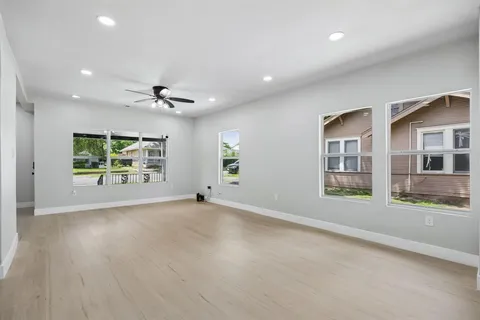$325,000 | 312 Leads Street, Dallas, TX 75203