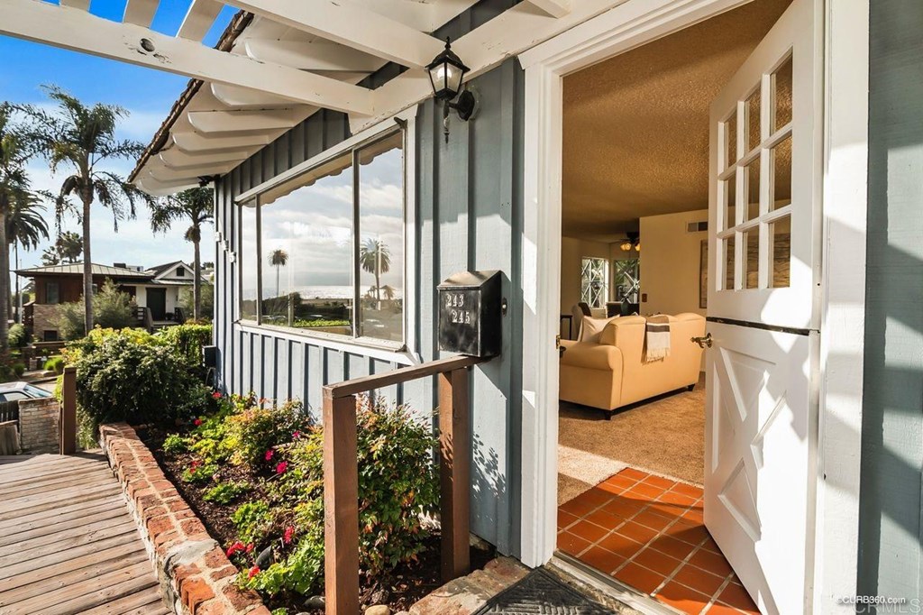 243 3rd Street Encinitas, CA 92024 - Photo 6 of 29