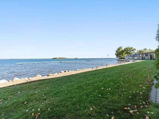 $324,900 | 9125 Breezy Point Drive, Unit 437, Breezy Point, MN 56472