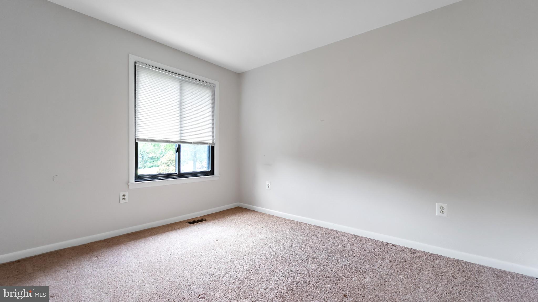 5320 Eliots Oak Road Columbia, MD 21044 - Photo 13 of 31 Bedroom