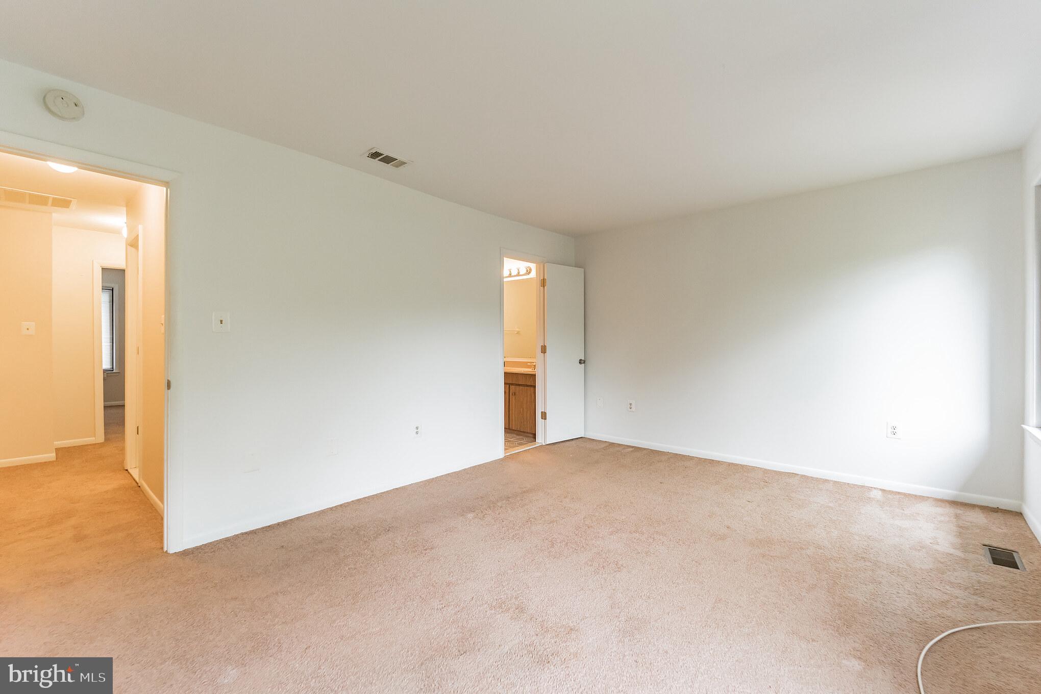 5320 Eliots Oak Road Columbia, MD 21044 - Photo 19 of 31 Interior
