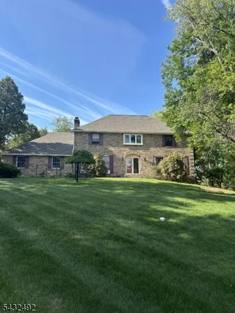 $775,000 | 7 Bedford Court, Annandale, NJ 08801