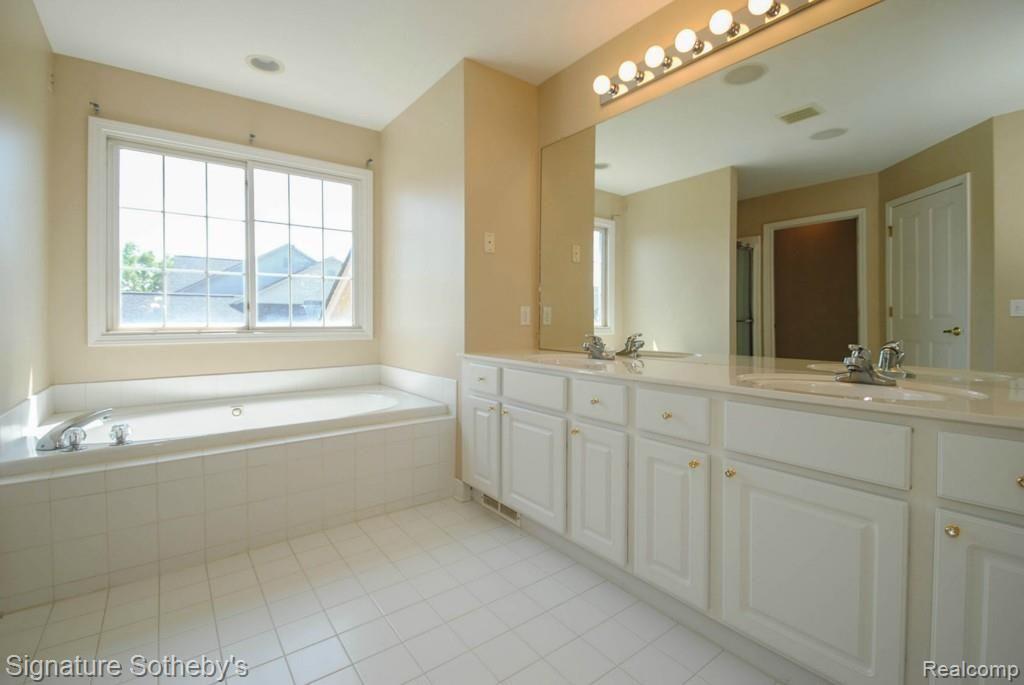 4066 Wincrest Lane Rochester, MI 48306 - Photo 15 of 56 _3.jpg