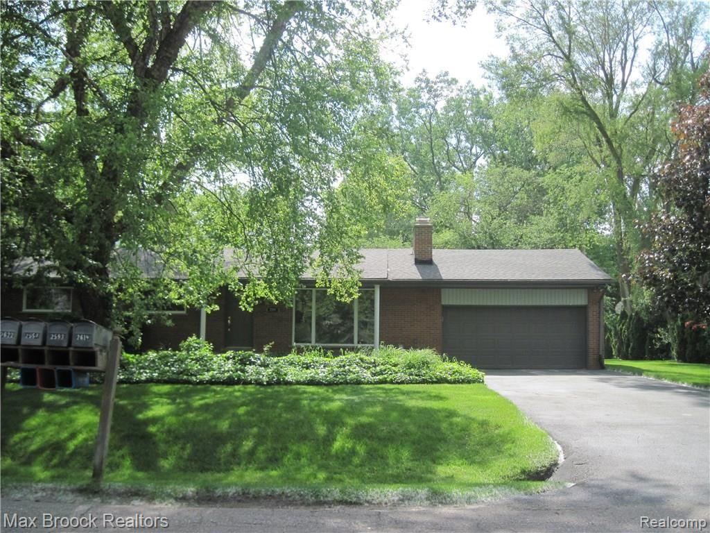 2594 Pine Ridge Road West Bloomfield, MI 48324 - Photo 1 of 17 IMG_0245.JPG