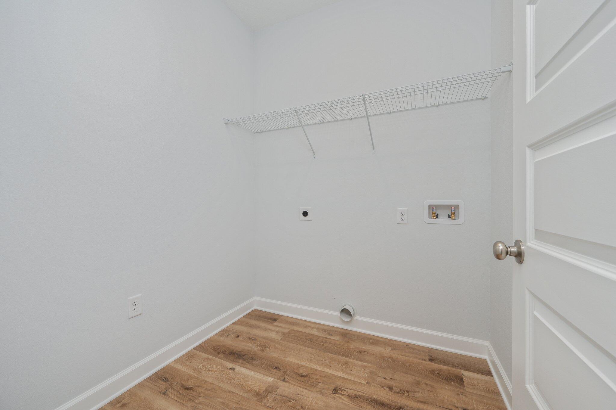 858 South Rayburn Street Crestview, FL 32539 - Photo 27 of 29 a view of a small space