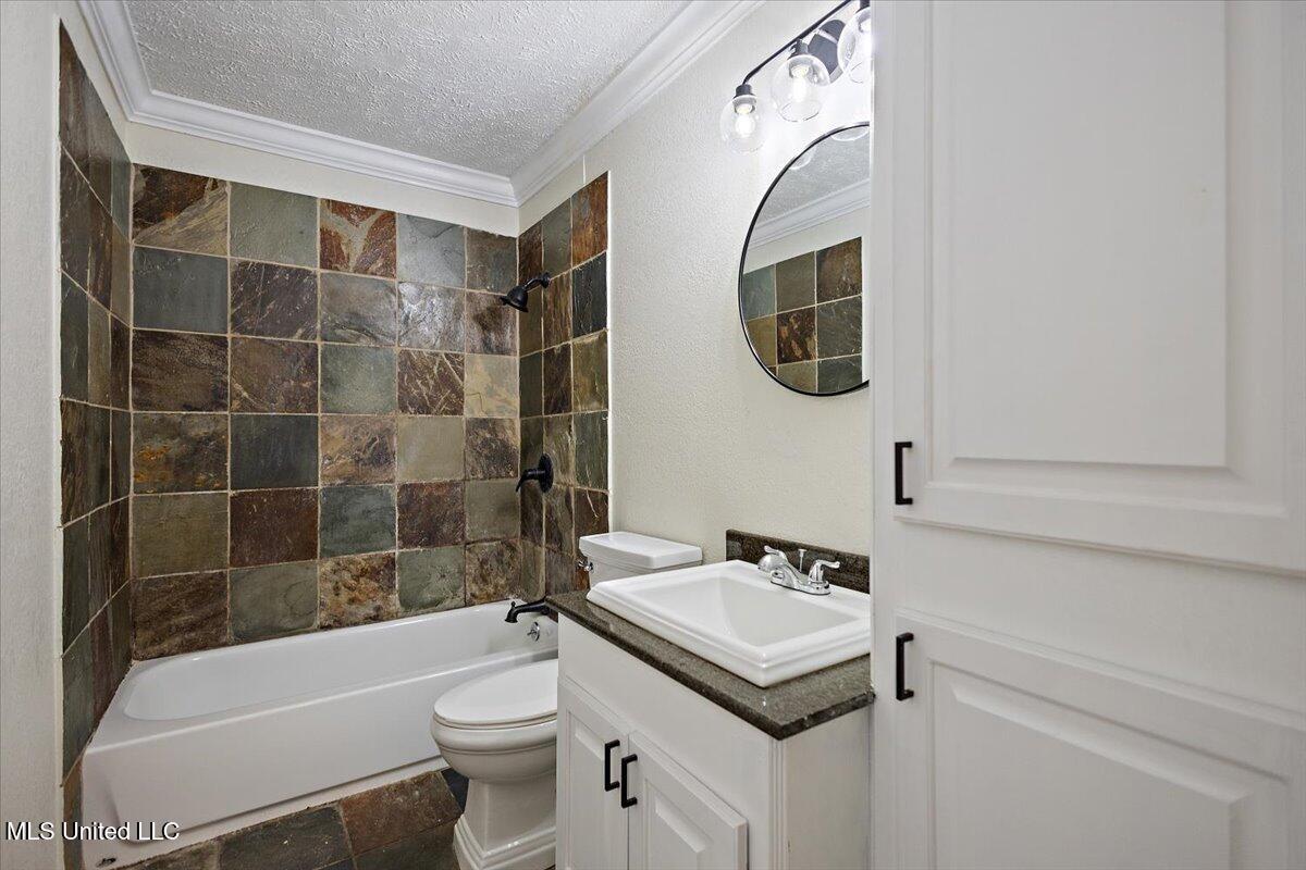 5824 Old Canton Road Jackson, MS 39211 - Photo 11 of 18 hall bath