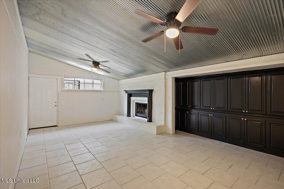 5824 Old Canton Road Jackson, MS 39211 - Photo 8 of 18 den