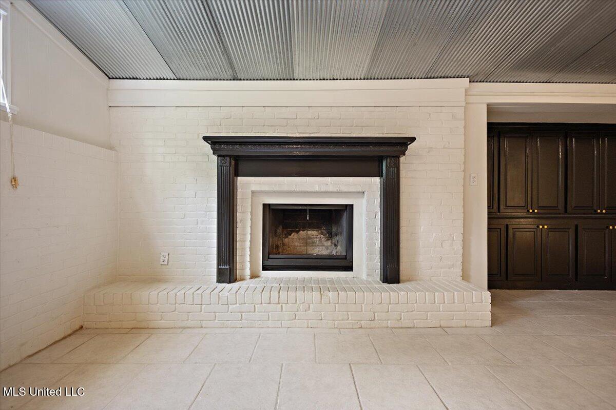 5824 Old Canton Road Jackson, MS 39211 - Photo 9 of 18 fp den