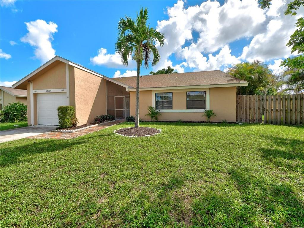 19132 Fairlawn Way Boca Raton, FL 33434 - Photo 3 of 20 Front Elevation