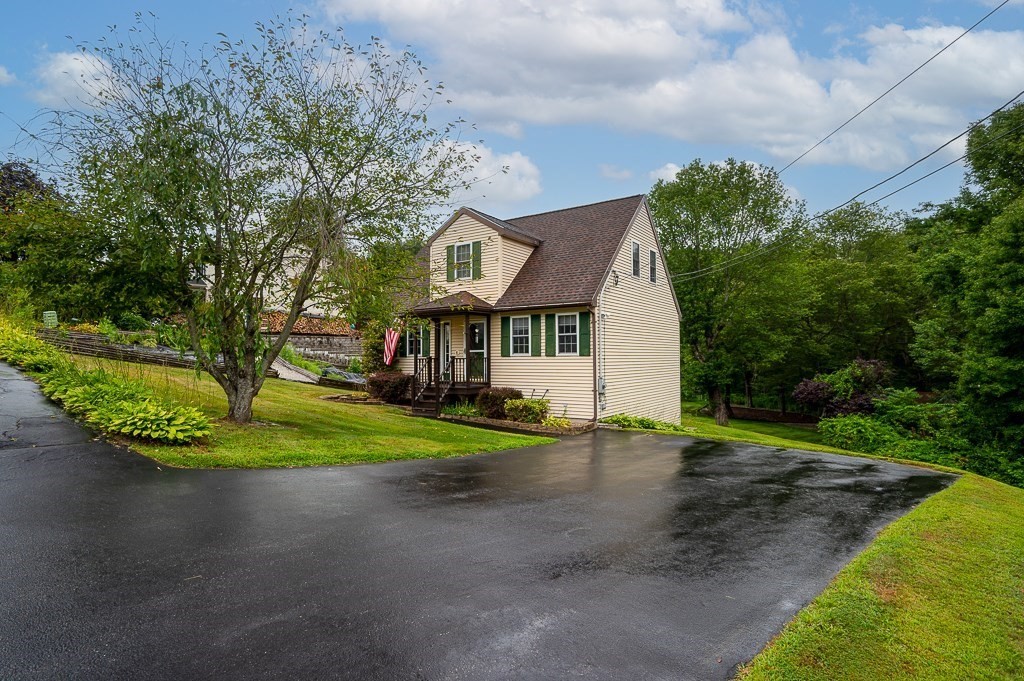 24 Jesse Road Dudley, MA 01571 - Photo 5 of 37 Gallery Image 5