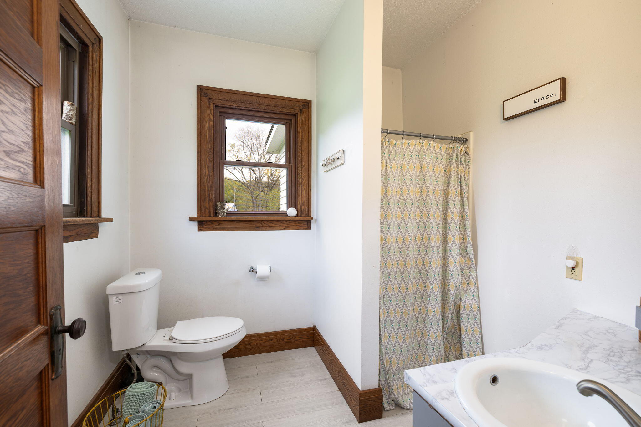 S1198 County Rd K Chaseburg, WI 54621 - Photo 12 of 34 Main Floor Full Bathroom