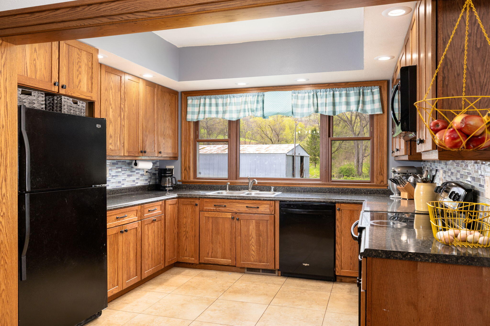 S1198 County Rd K Chaseburg, WI 54621 - Photo 6 of 34 Kitchen
