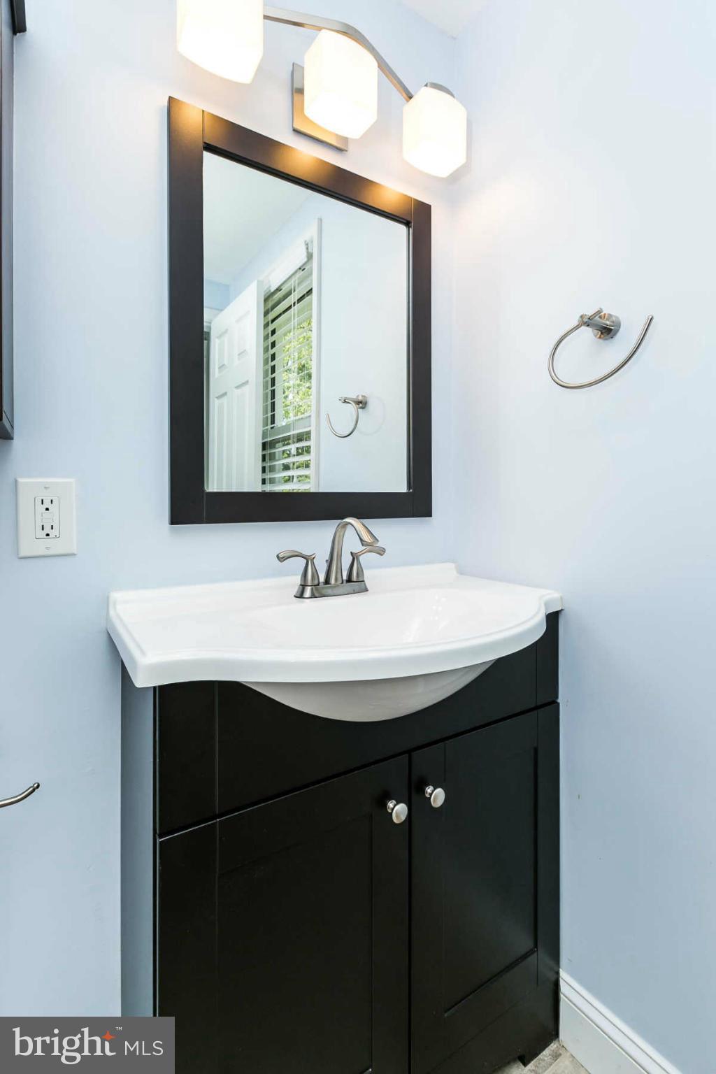 3806 Ridgecroft Road Baltimore, MD 21206 - Photo 25 of 30 Bath