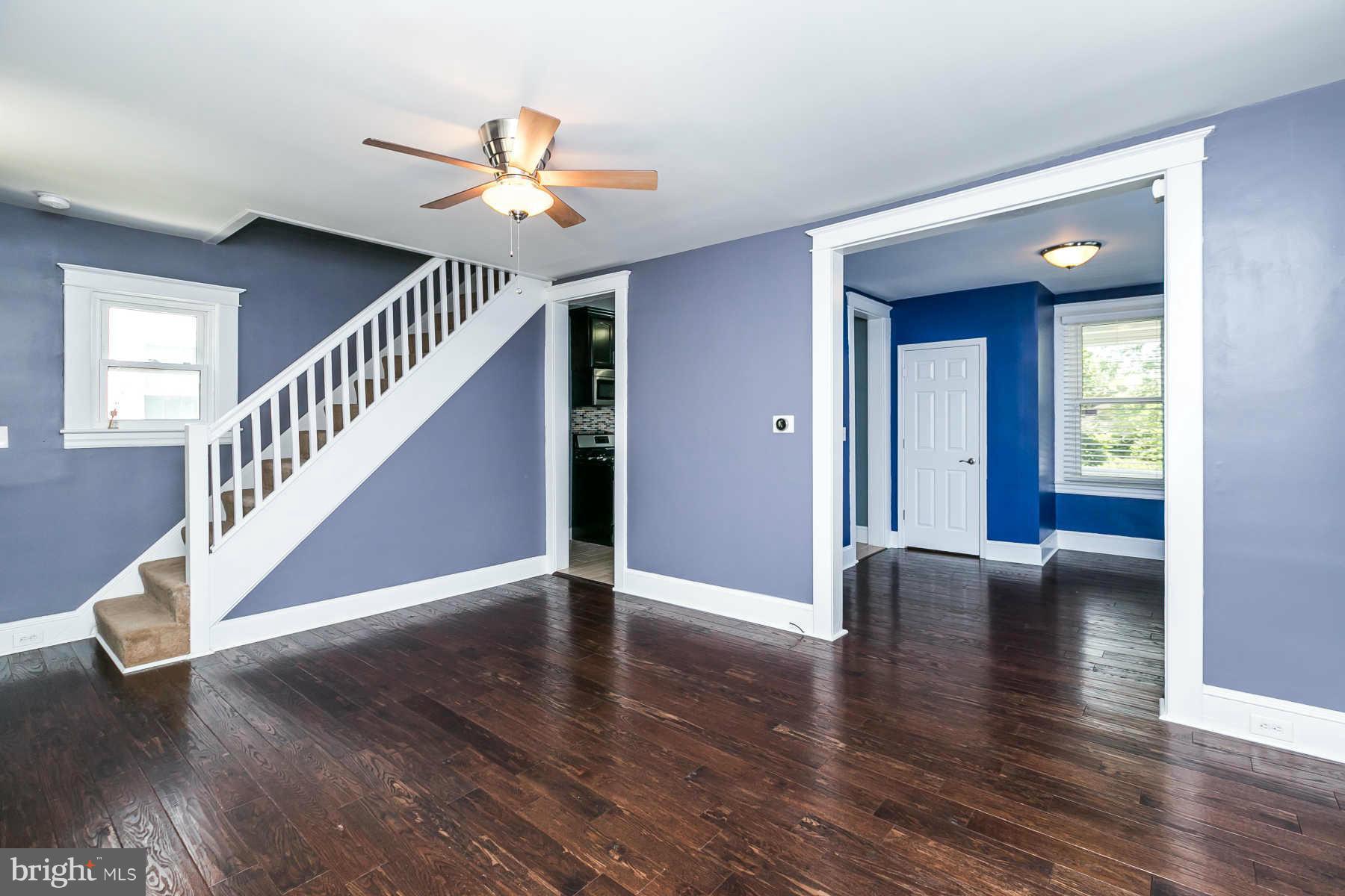 3806 Ridgecroft Road Baltimore, MD 21206 - Photo 6 of 30 Living Room